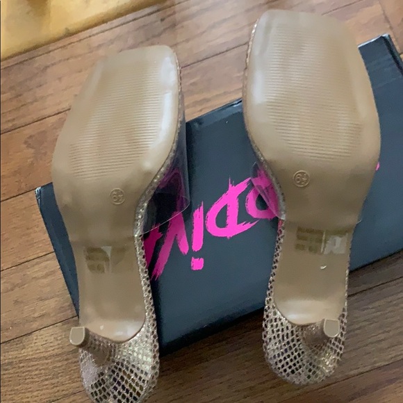 Kitten (short heels) heels - Picture 3 of 7